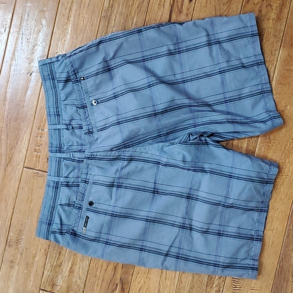 Hurley Nike Dri-fit plaid surf shorts - Picture 5 of 6